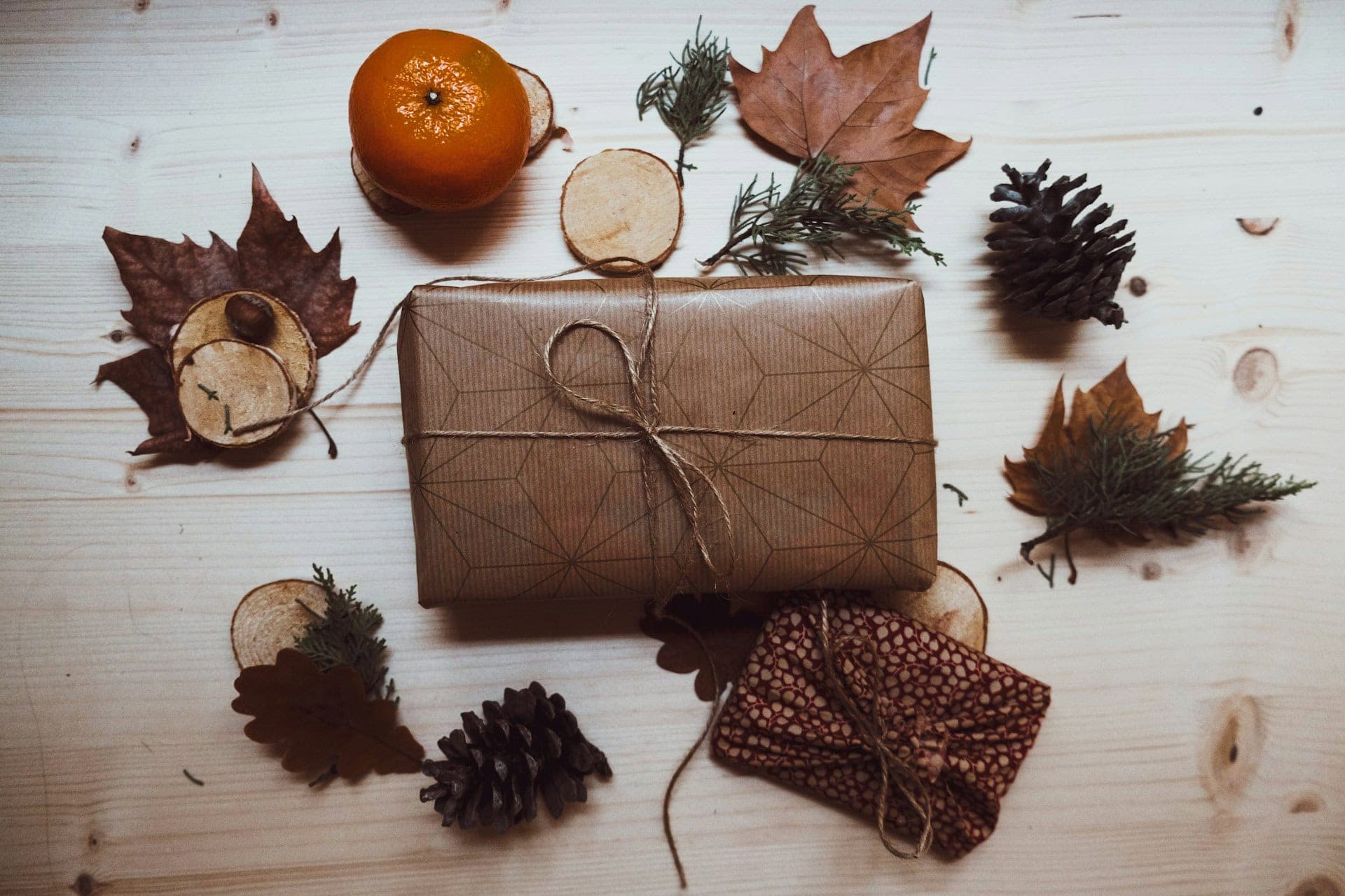 Friendsgiving Gift Ideas for Everyone at the Table (2026) | Peerspace